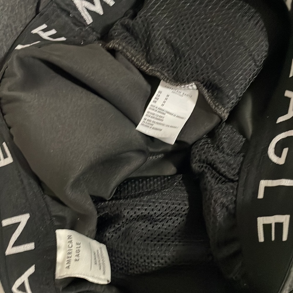 American Eagle Men’s Joggers, Charcoal Gray in color, zip pockets 2 front 1 back - Picture 5 of 5